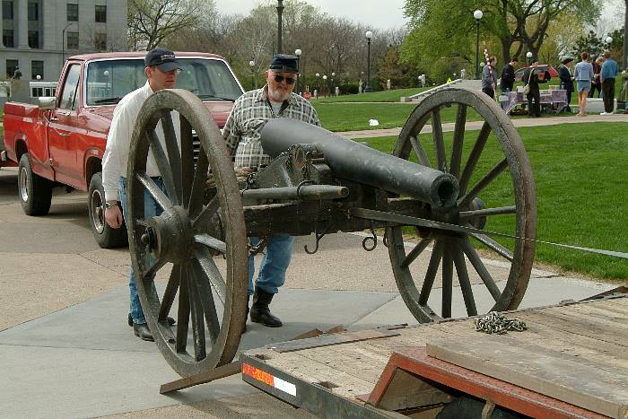 ddb 20040501 010-110