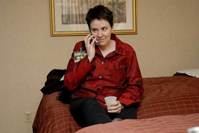 Peg makes a phone post to LiveJournal