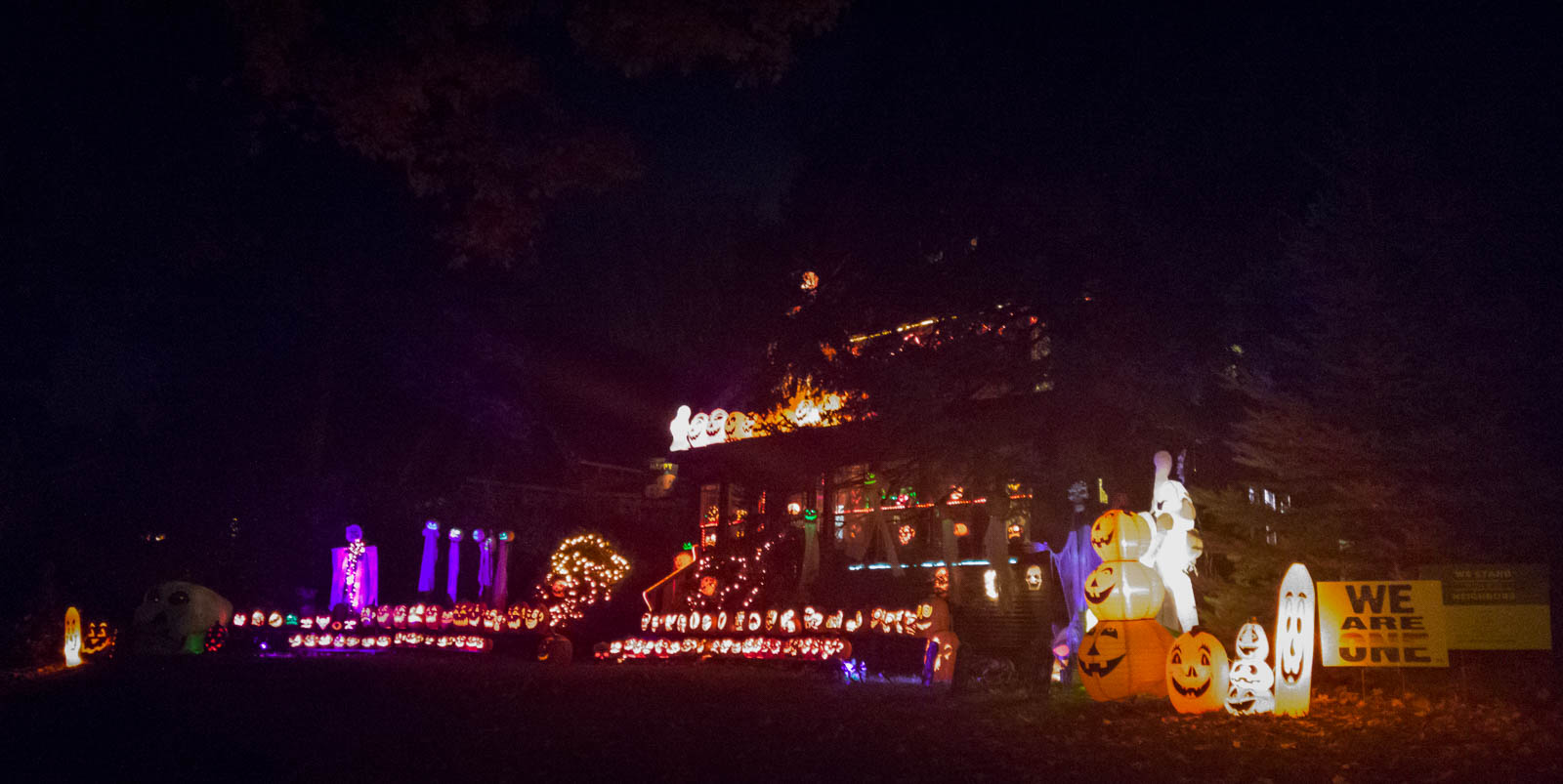 Decorations at Dreampark after dark