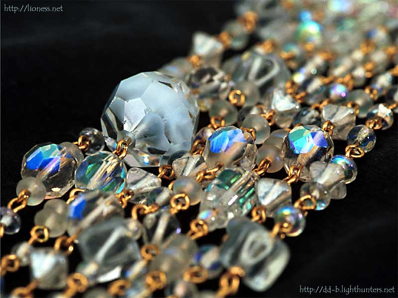 bg-small-river-of-beads